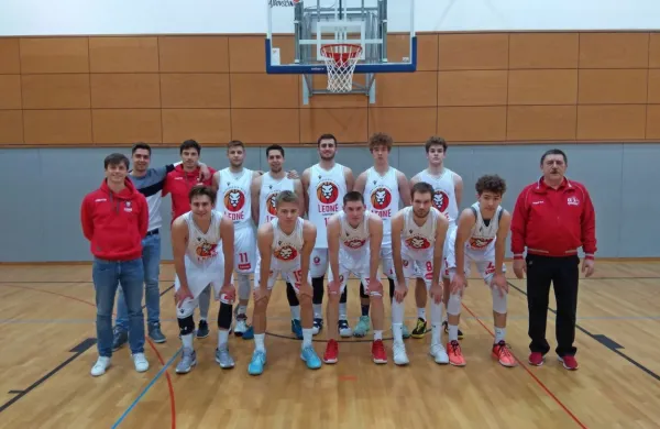Članska ekip KK Leone Ajdovščina v končani sezoni 2019/20.
