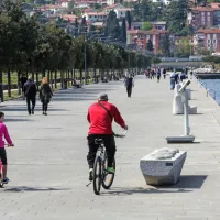 Današnji utrip na koprski promenadi.