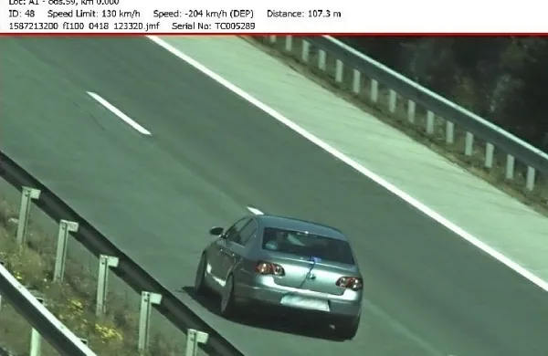 1200 evrov in devet kazenskih točk za 204 kilometre na uro