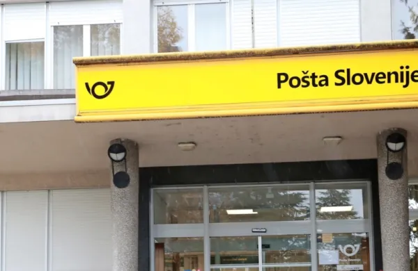 Po&scaron;ta tudi v aprilu s prilagojenimi postopki izplačil pokojnin
