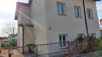 Jožefa Curk se v dveh civilnih in enem kazenskem postopku bori za 
svojo hišo v Solkanu.