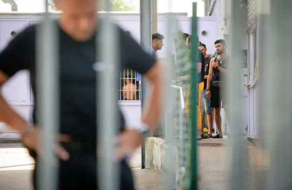 Slovenija je zaščito podelila 100 prosilcem za azil.