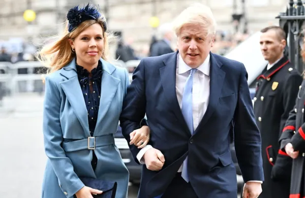 Zaročenka britanskega premierja Borisa Johnsona Carrie Symonds  je danes  zjutraj v eni od londonskih bolnišnic rodila sina.