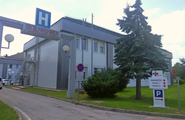 V postojnski porodnišnici so že prvi dan, ko je znova dovoljena 
prisotnost spremljevalca pri porodih, zaznali precejšnje zanimanje 
za to možnost.