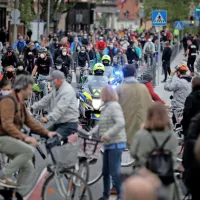 V Ljubljani na protivladnem protestu več tisoč kolesarjev