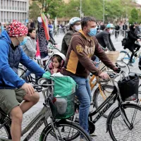V Ljubljani na protivladnem protestu več tisoč kolesarjev
