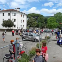    V Novi Gorici se je na Trgu Evrope približno  70 ljudi s kolesi, na 
rolerjih in peš odpravilo po rekreacijski poti do Šempetra. 