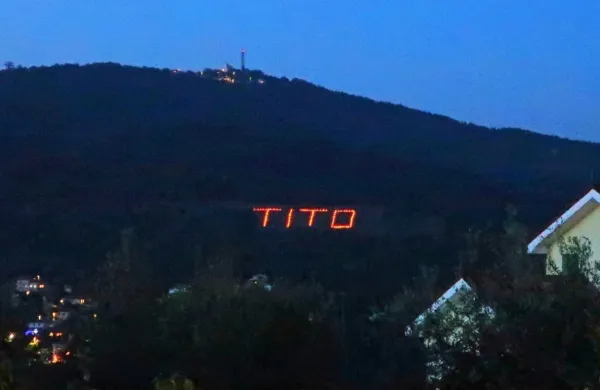 Tradicionalno zažarel TITO nad Dekani