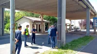 Občani danes že prihajajo, a na Erjavčevi čez mejo še ne smejo. To 
bodo lahko storili od jutri, in sicer s potrdilom, da so do tega 
upravičeni. 