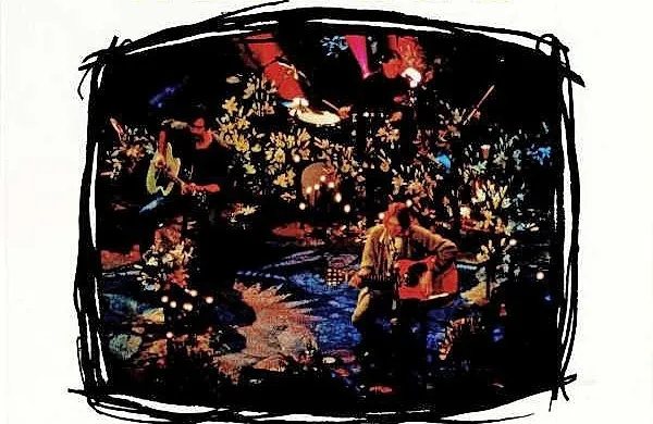 Oktobra lani so s cigaretami ožgano jopico, ki jo je Cobain nosil v 
oddaji MTV Unplugged, prodali za 334.000 dolarjev, papirnat 
krožnik, s katerega je najprej jedel pizzo, nato pa nanj napisal 
seznam pesmi, ki so jih zaigrali na koncertu v washingtonskem 
klubu, pa je bil prav tako lani prodan za 22.400 dolarjev.