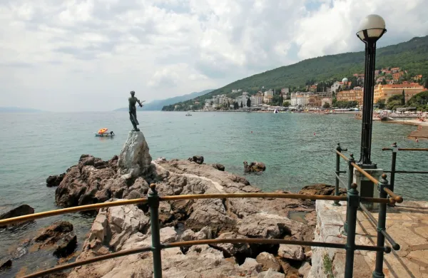 Bruselj predstavil smernice za oživljanje turizma