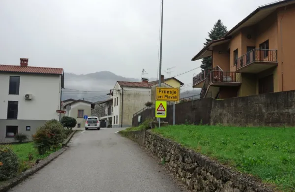 Čeprav zelo počasi, dobivajo vasi na kanalskem vendar boljšo 
komunalno opremo.