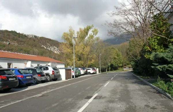 Občina je za načrtovani  dnevni  center za starejše kupila zemljišče v Palah in  dopolnila prostorske akte. 