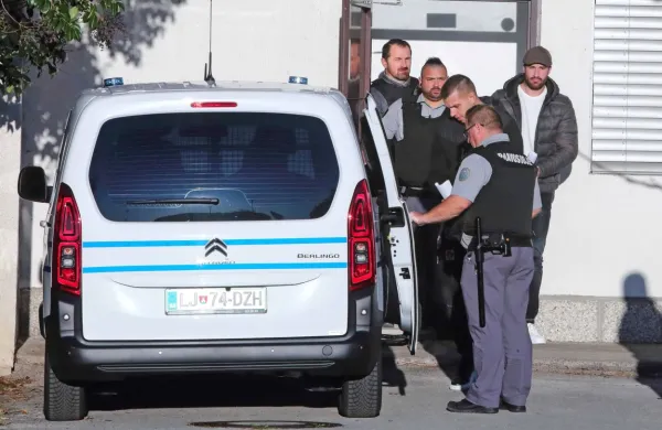 Koprsko tožilstvo je proti  Klemnu Kadivcu in Bojanu Stanojeviću 
(med pravosodnimi policisti) vložilo obtožbo zaradi ugrabitve.