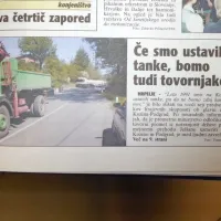 Med prebivalci vasi ob glavni cesti Kozina-Podgrad je vrelo zaradi 
neuradnih informacij, da naj bi prometno ministrstvo odločilo ves 
tovorni promet iz notranjosti države proti Jelšanam usmeriti čez 
Kozino in Podgrad.  