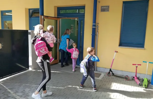 Ob prihodu otrok v enoto Ciciban vrtca Nova Gorica zjutraj ni bilo 
nobenih pretresov.