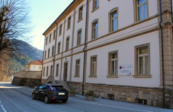 Bivšo poslovno stavbo Ete naj bi preurejali v zdravstveno postajo  
v letih 2021 in 2022. 