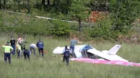 Ultralahko letalo se je ob pristanku na tleh prelomilo v predelu 
pilotske kabine.