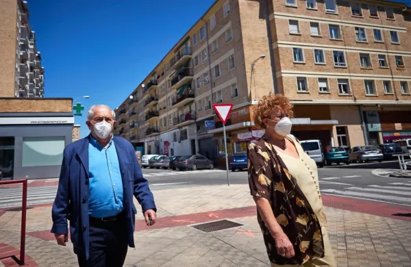 V Španiji, ki velja za eno najhuje prizadetih držav v pandemiji 
koronavirusa, se počasi prebijajo iz krize in postopoma odpravljajo stroge omejevalne ukrepe.