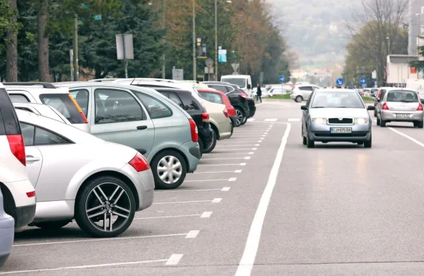 Od danes v mestu spet plačljivo parkiranje