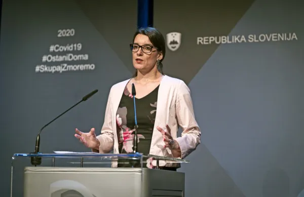 Ministrica za izobraževanje, znanost in šport Simona Kustec