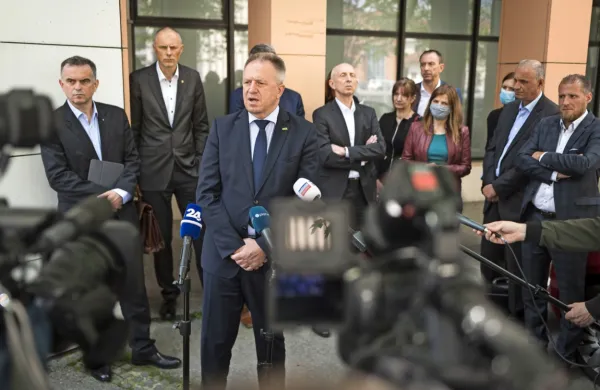Počival&scaron;ek bo predlagal podalj&scaron;anje čakanja na delo za avtomobilsko industrijo