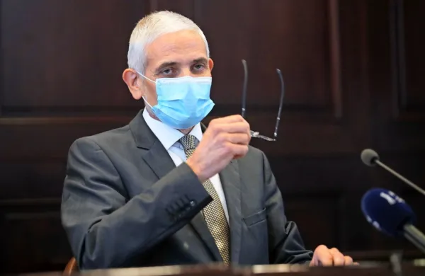 Damijan Florjančič je včeraj predstavil tudi podatke o delu   
slovenskih sodišč v lanskem letu, v ospredju pa so bile   razmere, s 
katerimi so se   soočili ob epidemiji novega koronavirusa.