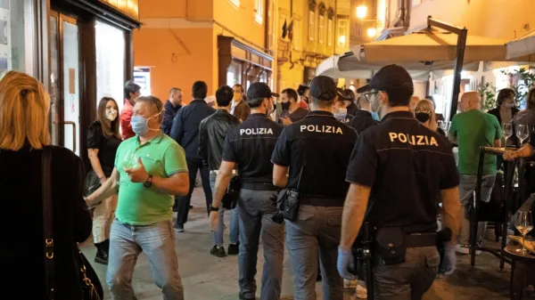 Policija je v Trstu med drugim oglobila štiri lastnike lokalov, ki niso 
upoštevali predpisov.
