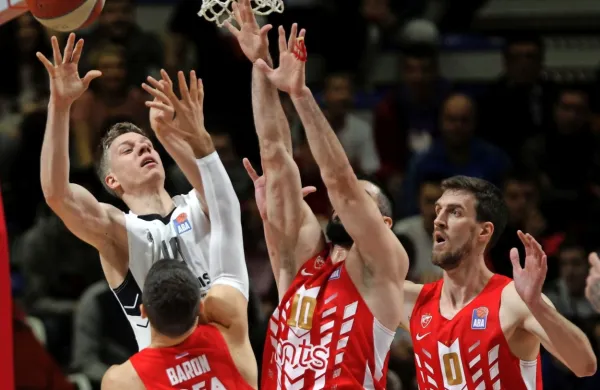 Ker je evroliga zamrznila sestavo tekmovanja, bo v prihodnji sezoni med elito Crvena zvezda (v 
rdeče-belih dresih), Partizan pa bo igral v drugem kakovostnem rangu.