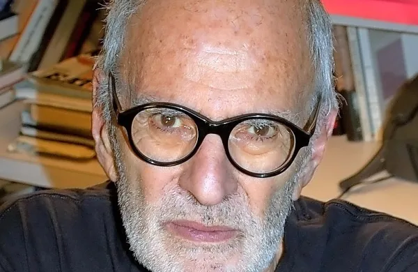 V starosti 84 let je preminil pionir za pravice gejev, aktivist za 
obolele z aidsom, dramatik in scenarist Larry Kramer.