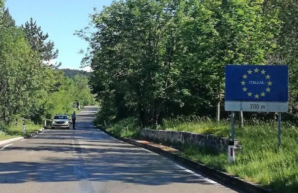 Mejni prehod Gorjansko je odprt 24 ur na dan, a samo za delovne migrante in nujne primere.