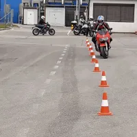 Najbolj izkušeni so poligone uspešno prevozili že v prvem 
poskusu, manj izkušeni pa so se morali bolj potruditi.  