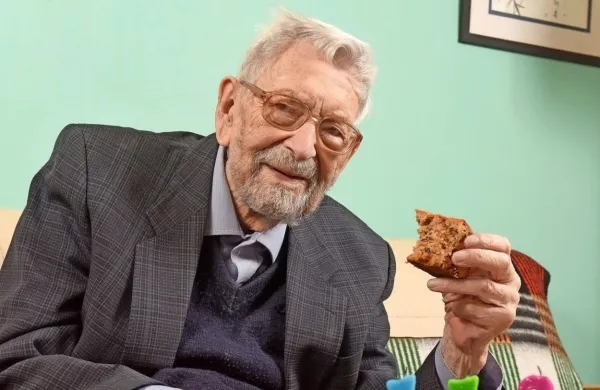 Bob Weighton je naziv najstarejšega moškega na svetu prejel 
februarja letos.