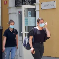 Na maturo z maskami