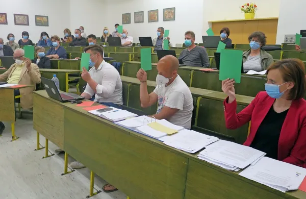 Svetniki so občini Idrija sprejeli spremenjen, krizi prilagojen proračun za letošnje leto.