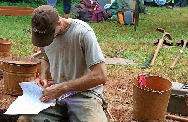 Arheologi so ob robu gradbenih del v Badnu pri Zürichu našli 
bazen iz rimskih časov. Fotografija je simbolična.