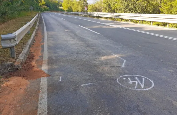 Tržačan, ki   se je pred tednom dni hudo poškodoval v motoristični 
nesreči na Šmarski cesti v Kopru, je vozil  pijan in, kot kaže, tudi 
pod vplivom prepovedanih drog.   