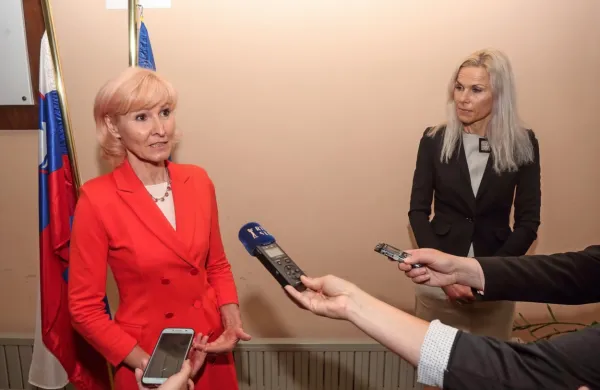 Ministrica za pravosodje  Lilijana Kozlovič in predsednica koprskega okrožnega sodišča Samanta Nusdorfer (desno)