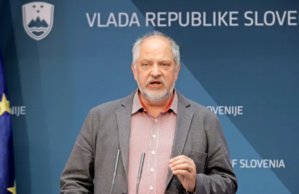 Andrej Šter prejme  red za zasluge za vsestransko pomoč slovenskim državljanom v svetu, še posebej v času krize zaradi 
pandemije covida-19.