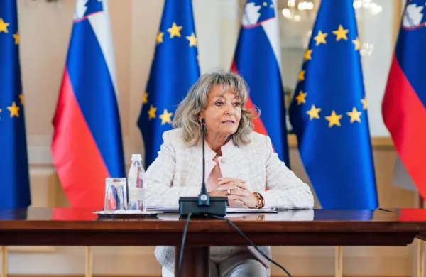 Barbara Zobec je  odstopila od kandidature za ustavno sodnico. 