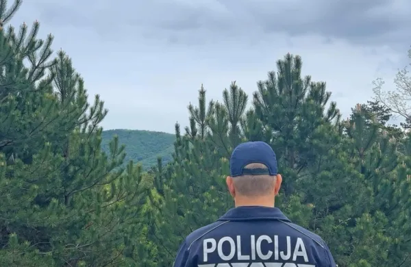 Policisti v zadnjih dneh  obravnavajo vse več ilegalnih prehodov 
meje s Hrvaško.