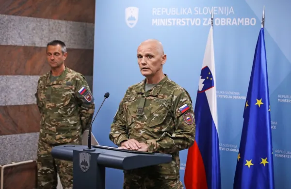 Načelnik Generalštaba SV Robert Glavaš je danes poudaril, da 
prekoračitev pooblastil ne dopuščajo. 