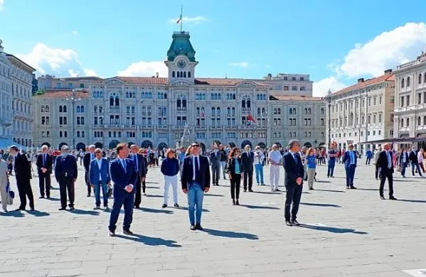 Na Tržaškem in Goriškem so danes obeležili spomin na tako 
imenovano osvoboditev izpod jugoslovanske okupacije