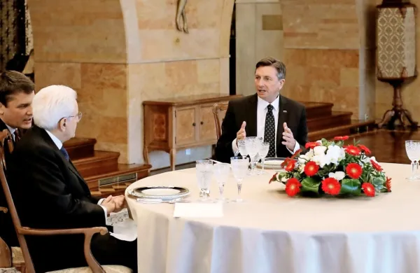 Borut Pahor bo ob 100. obletnici požiga Narodnega doma v Trstu 
obiskal fojbo pri Bazovici skupaj z italijanskim predsednikom 
Sergiom Mattarello.