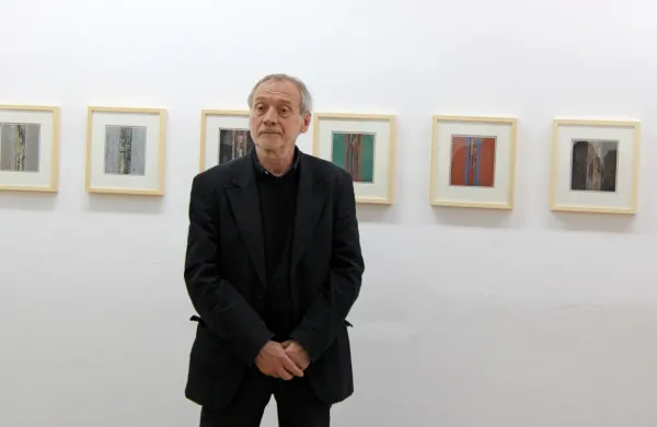 Izbranih  270 umetnin, ki jih je Žarko Vrezec ustvaril v zadnjem desetletju, si je mogoče v Lokarjevi galeriji ogledati še do 27. junija. 