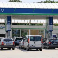 Ob odprtju meje se je na nekaterih bencinskih servisih skokovito povečal promet