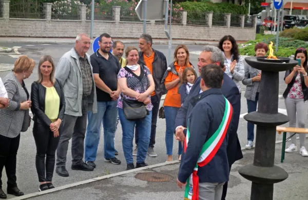 Pesem in harmonika ob odprtju maloobmejnega prehoda v Mirnu
