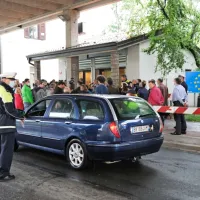 Miklavič in Ziberna simbolično odstranila ovire na meji med Goricama