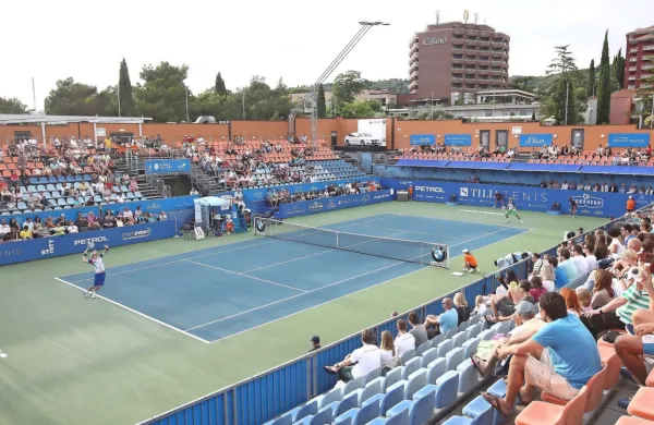 Portorož bi lahko nadomestil Črno goro kot gostiteljico enega od 
teniških turnirjev Adria Toura, ki jih organizira prvi igralec sveta 
Novak Đoković.