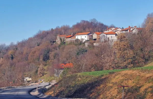 Do razvpitega incidenta je prišlo v bližini vasi Mihele.